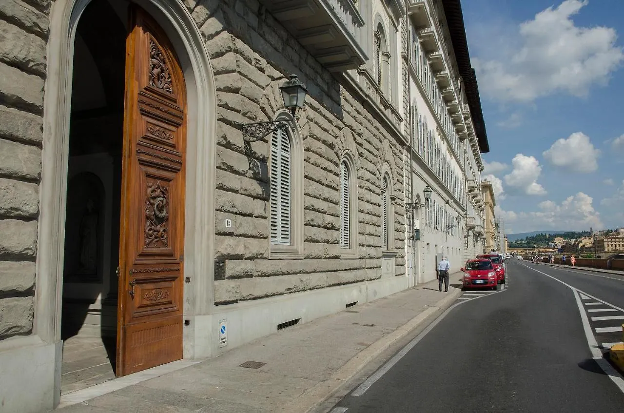 Lungarno Vespucci Charming Apartment Florencja
